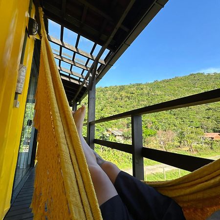 Pousada Container Amarelo Palhoça Екстериор снимка
